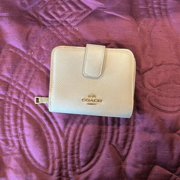 Coach - Picture 3 of 4